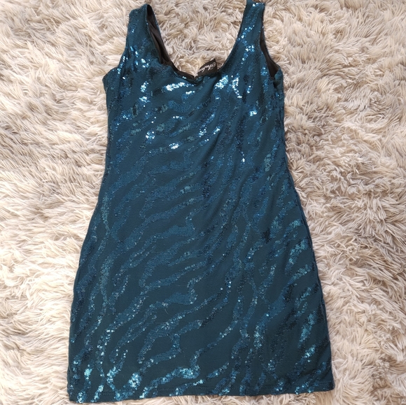 MENDOCINO Sequins Mini dress - Picture 9 of 10
